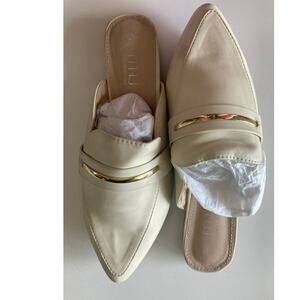 Musshoe Cream/Gold Flat Shoes Size 8 NWOT